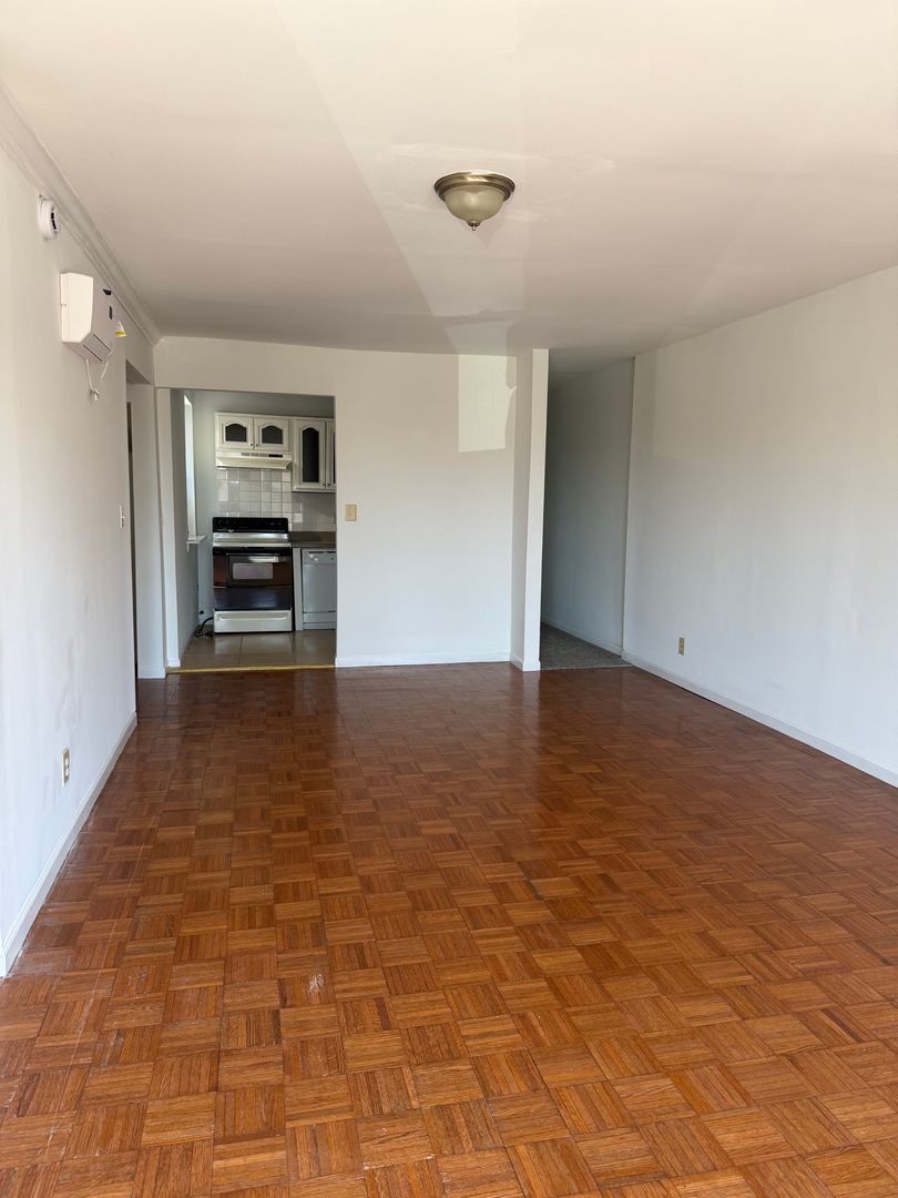 Philadelphia Apartment: 3156 Richmond St.