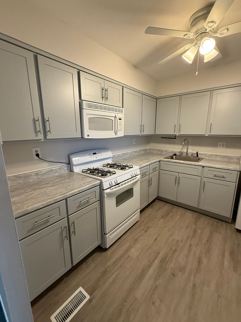 Philadelphia Apartment: 3362 Fairdale Rd