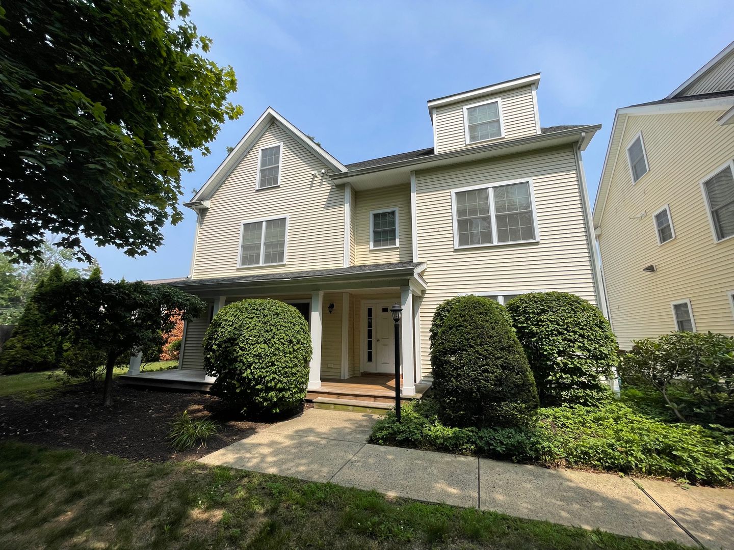 Norwalk Townhome: 15 West Main St