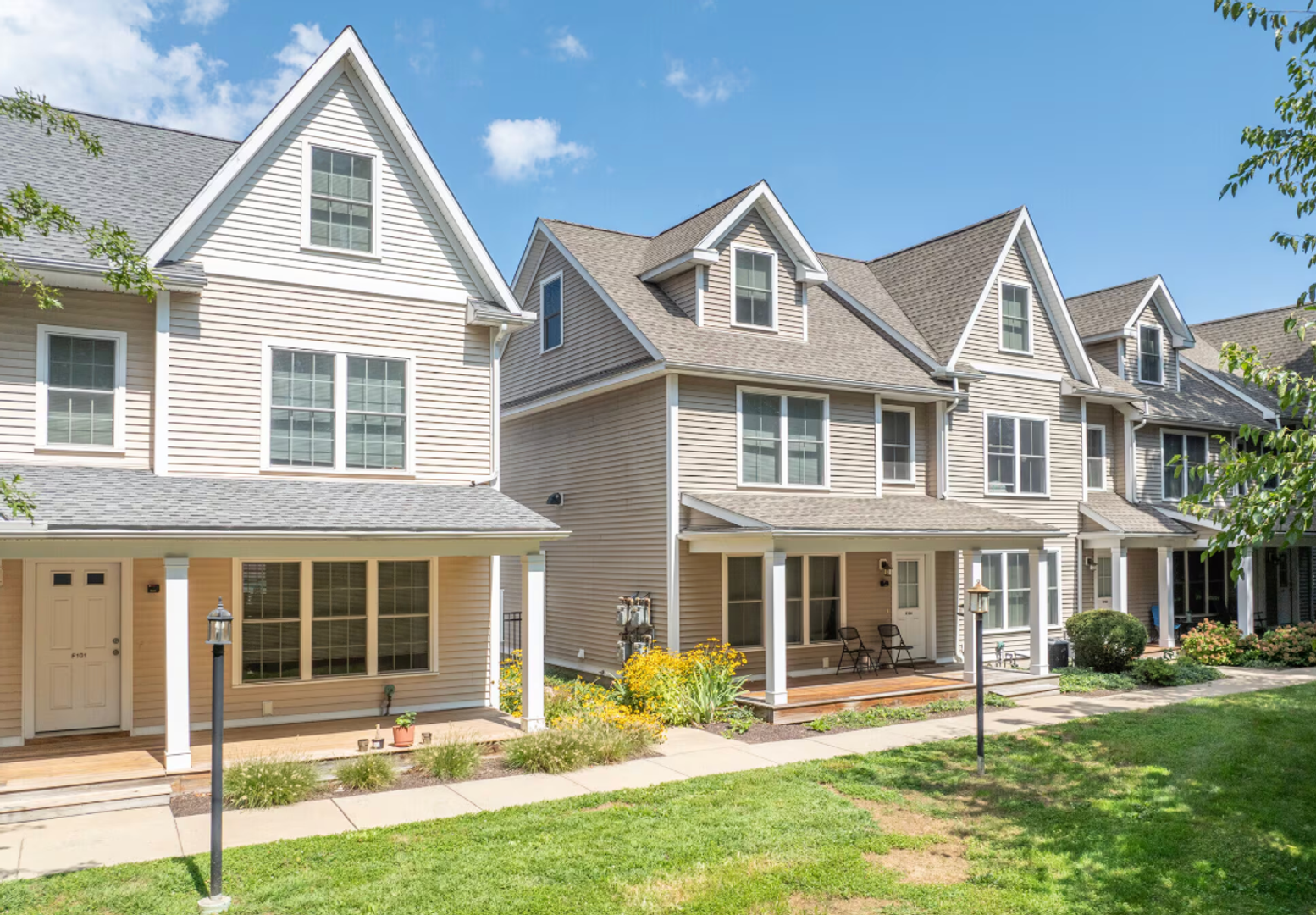 Norwalk Townhome: 4 Summer Street