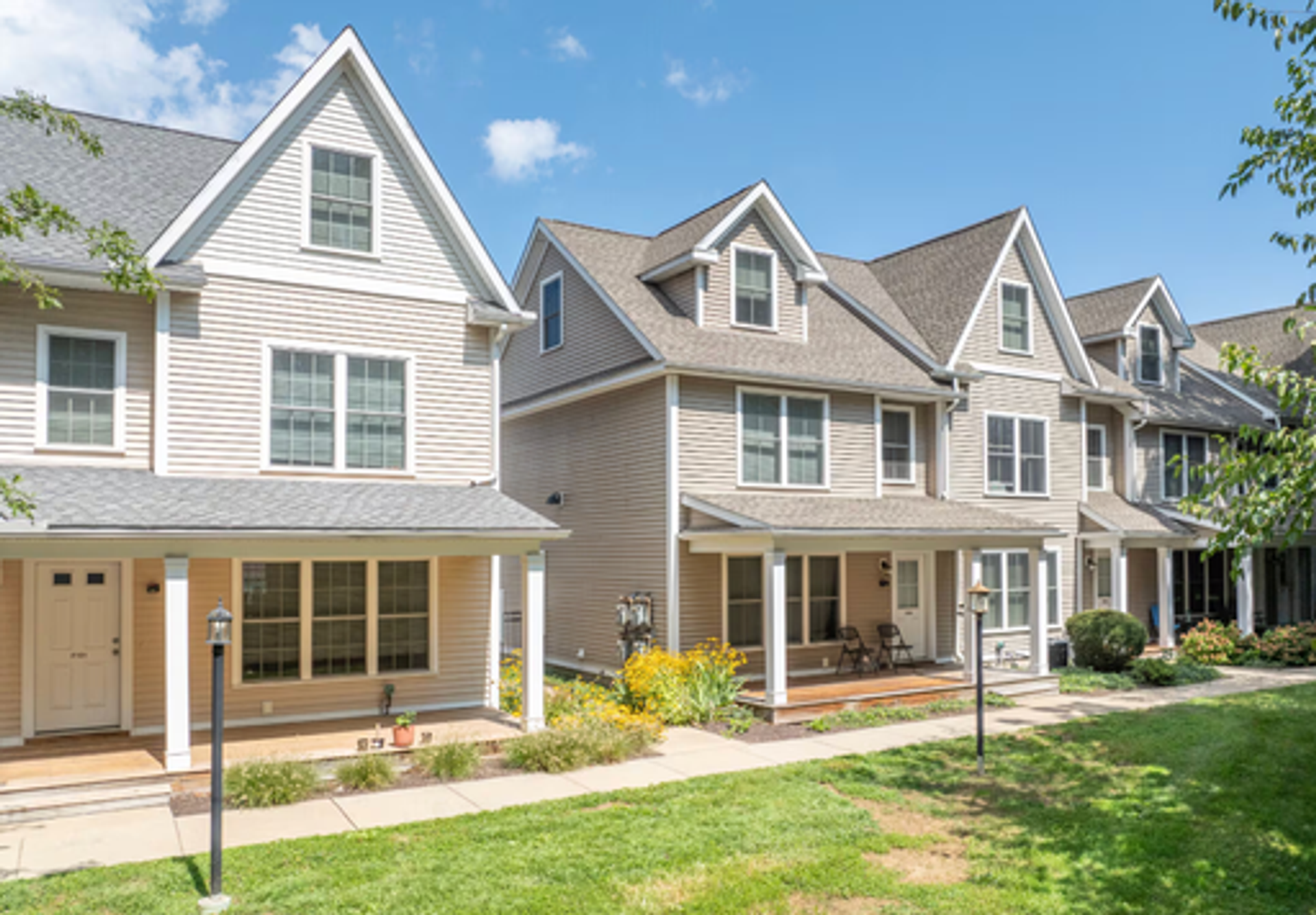 Norwalk Townhome: 4 Summer Street