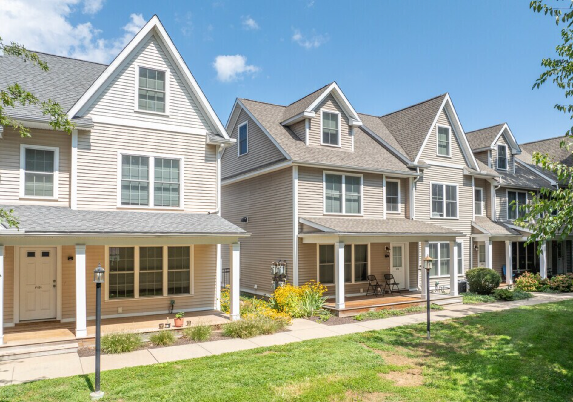 Norwalk Townhome: 4 Summer Street