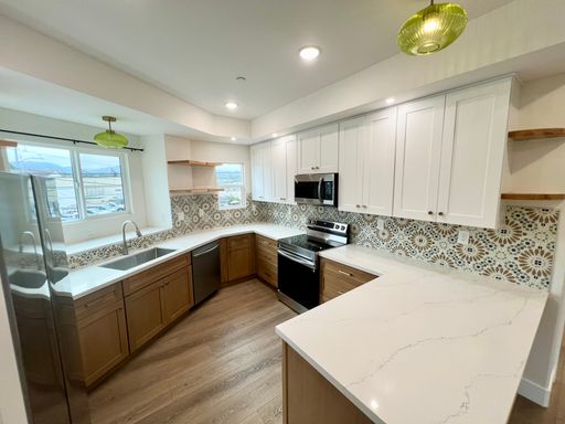 Beautiful 3 Bedroom, 2 Bathroom Duplex in Newer 5-Unit Community – photo 1