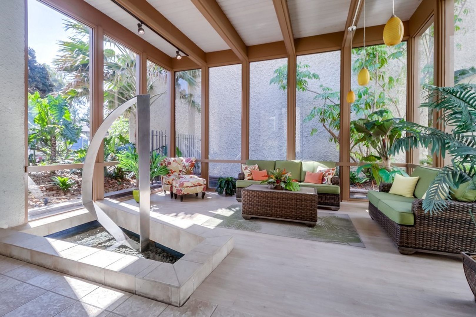 San Diego Condo: 3940 Gresham St Unit 152