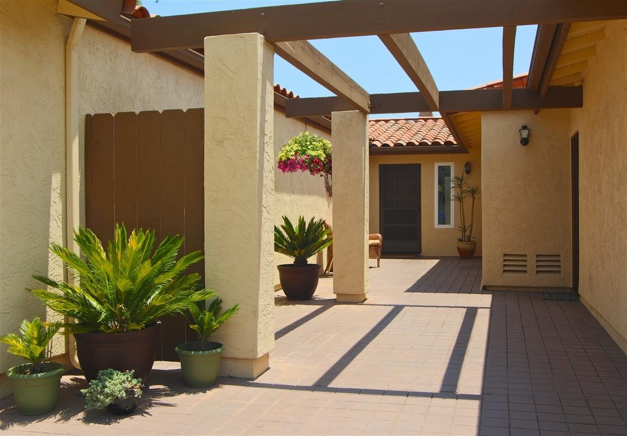 San Diego House: 6821 Fashion Hills Blvd.