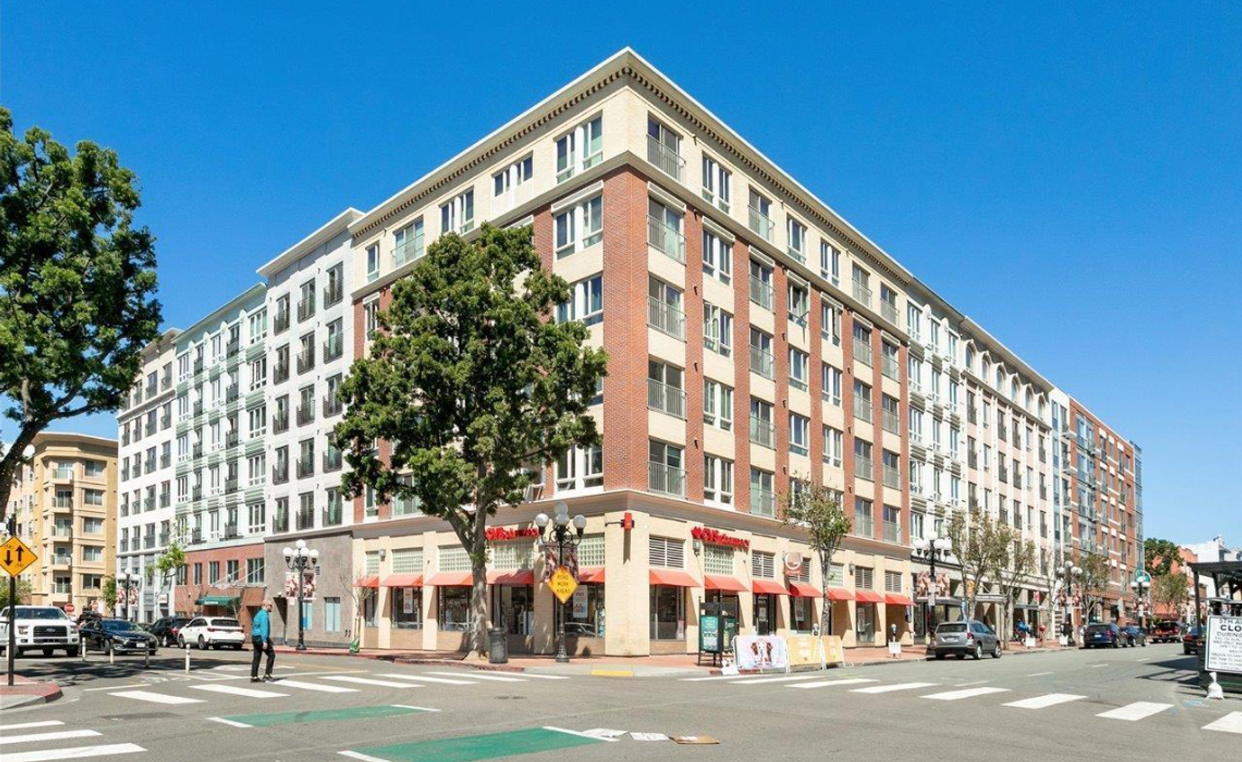 San Diego Condo: 450 J St. #4131