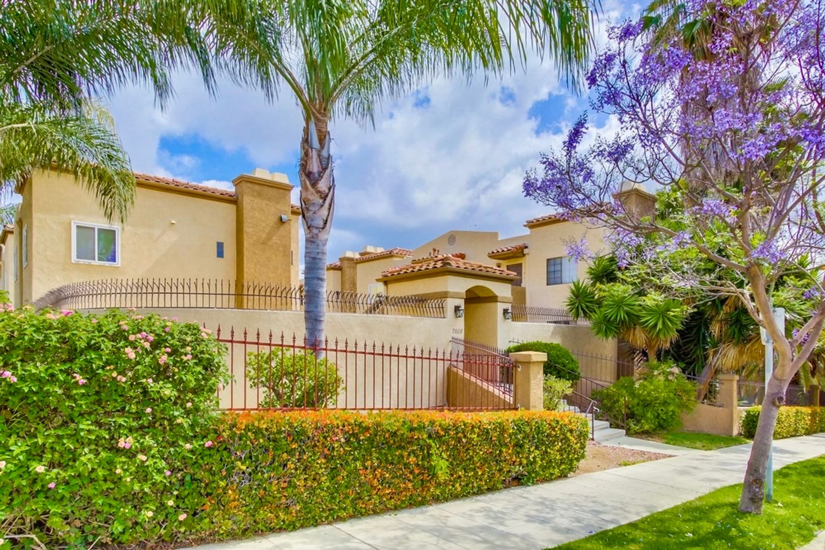 San Diego Condo: 2608 Broadway Unit 11