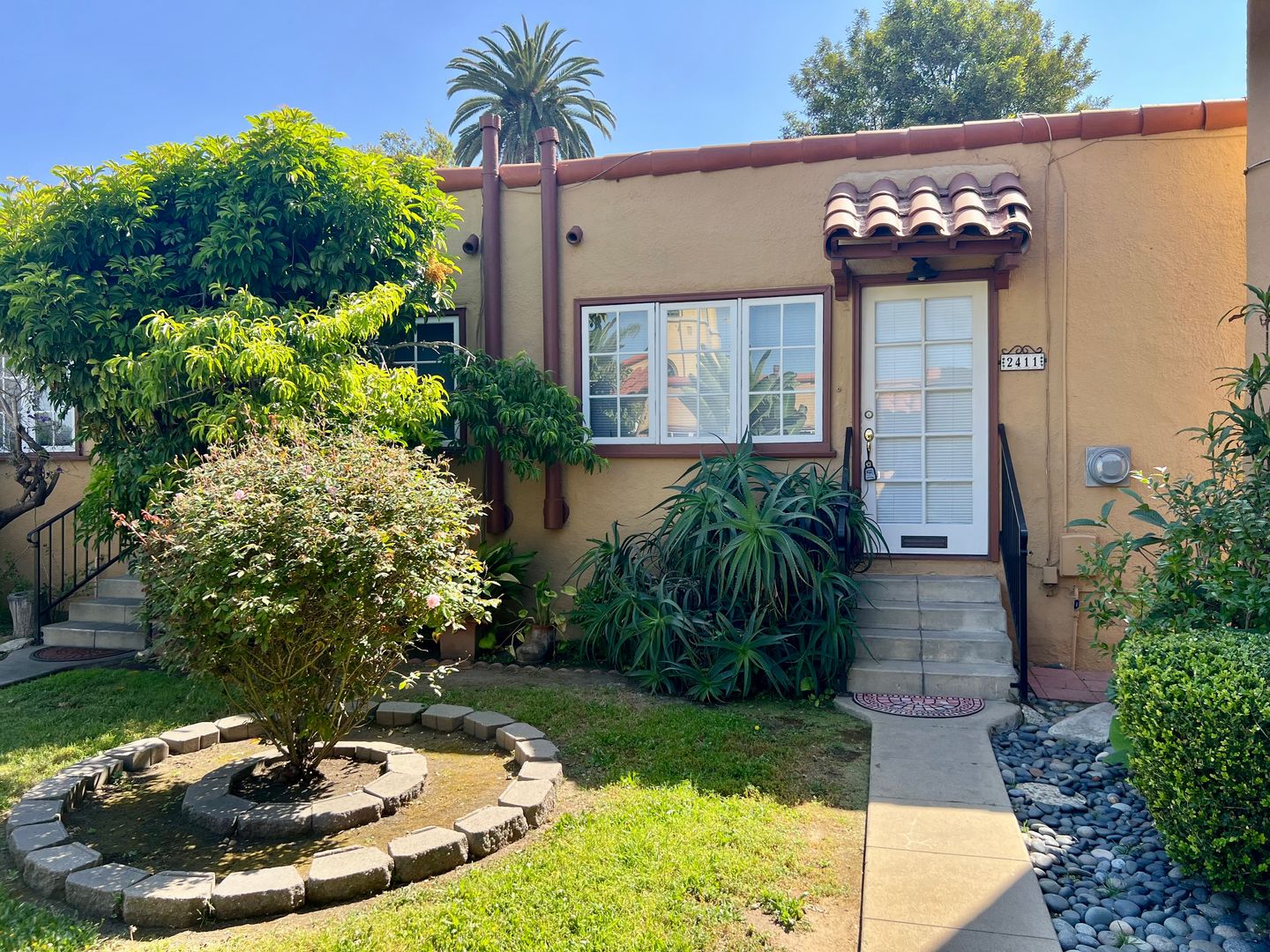 San Diego Apartment: 2401-15 G Street