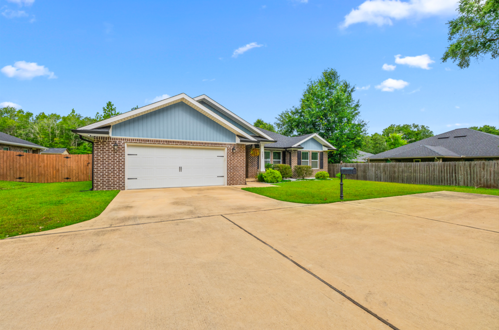 Milton House: 5891 Anderson Lane
