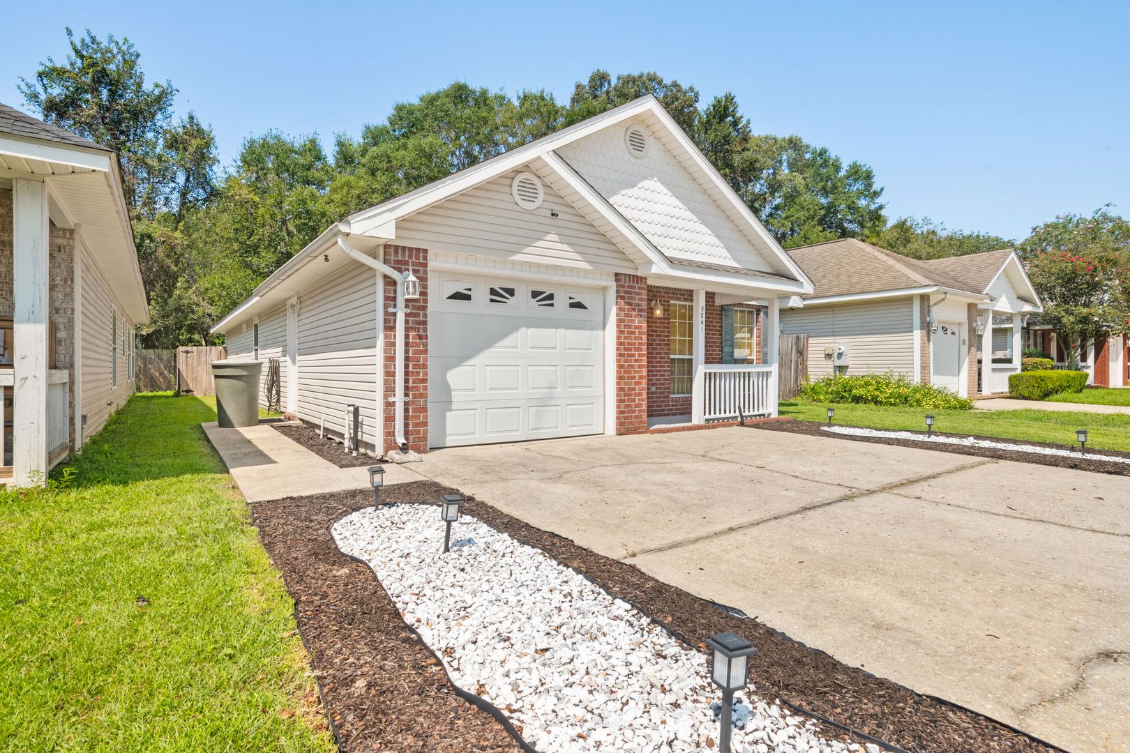 Pensacola House: 5841 Last Big Tree Lane