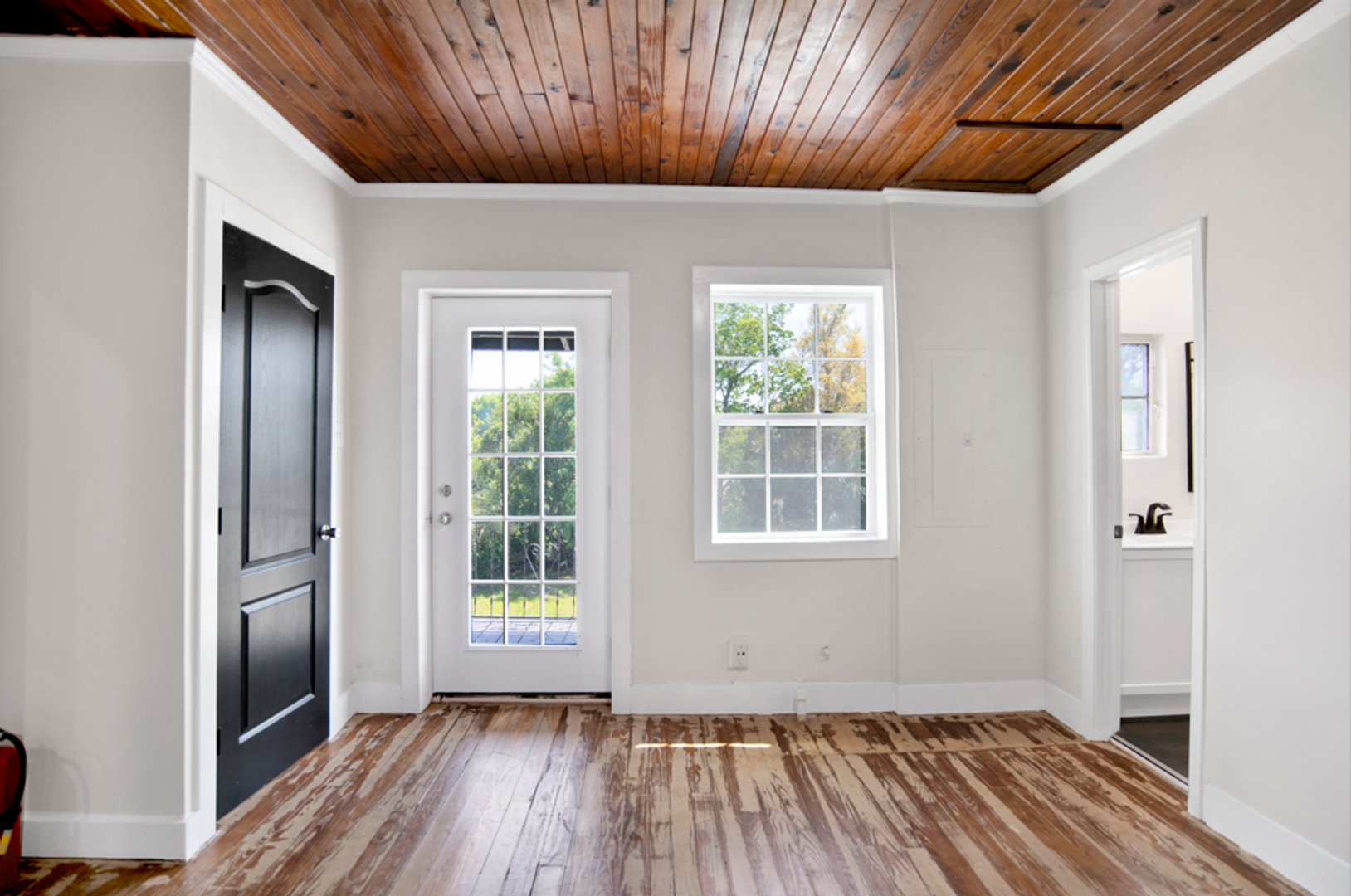 Pensacola House: 4117 Barrancas Ave, Upstairs