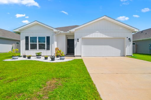 Modern 3 bed 2 bath home in Beulah – photo 1