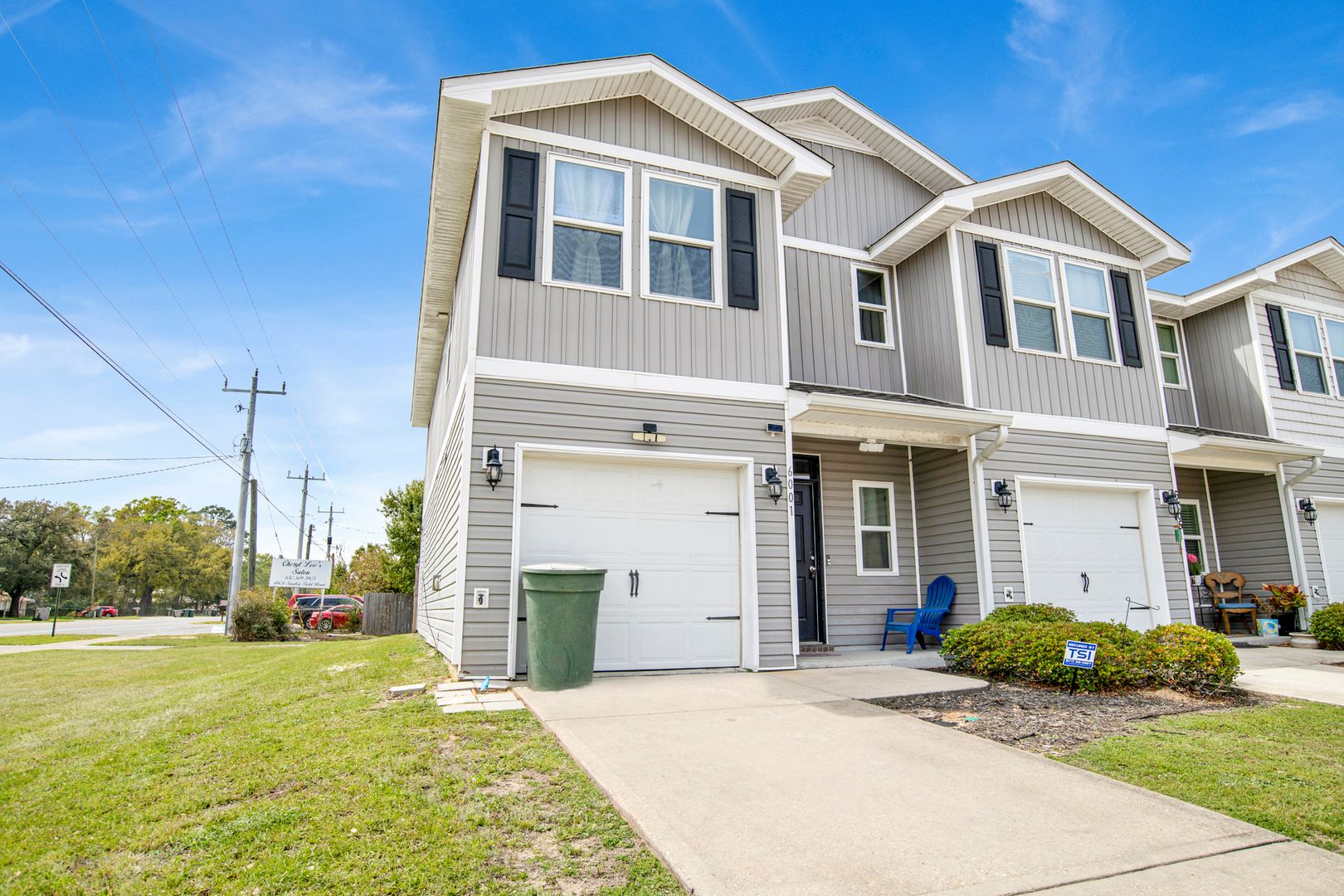 Pensacola House: 6001 Royal Port Ct