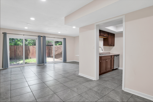 3 bed 2.5 bath Townhome in West Pensacola – photo 1