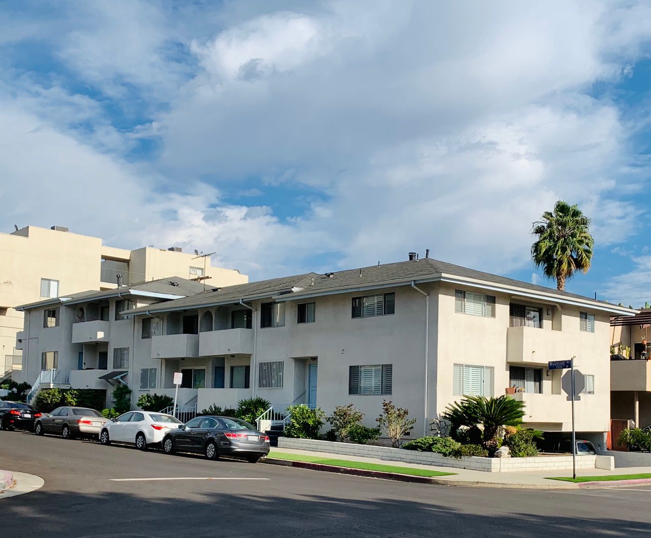 LOS ANGELES Apartment: 11520 WYOMING AVENUE