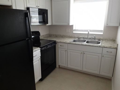 Renovated One Bedroom Apartment Available for Rent! – photo 1