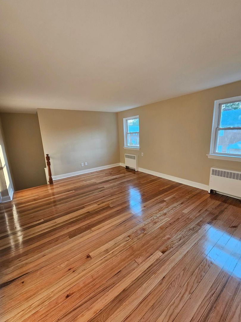 Plainfield Apartment: 802 East Front St