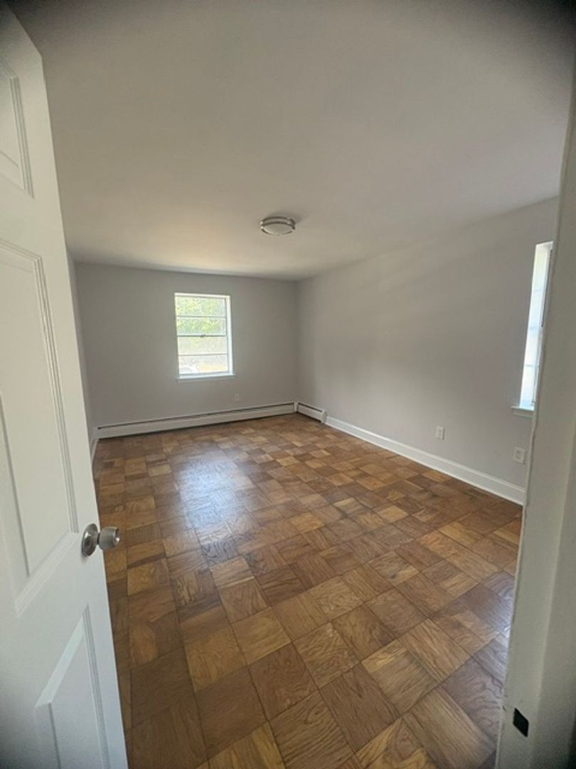 North Plainfield Apartment: 25 Washington Ave