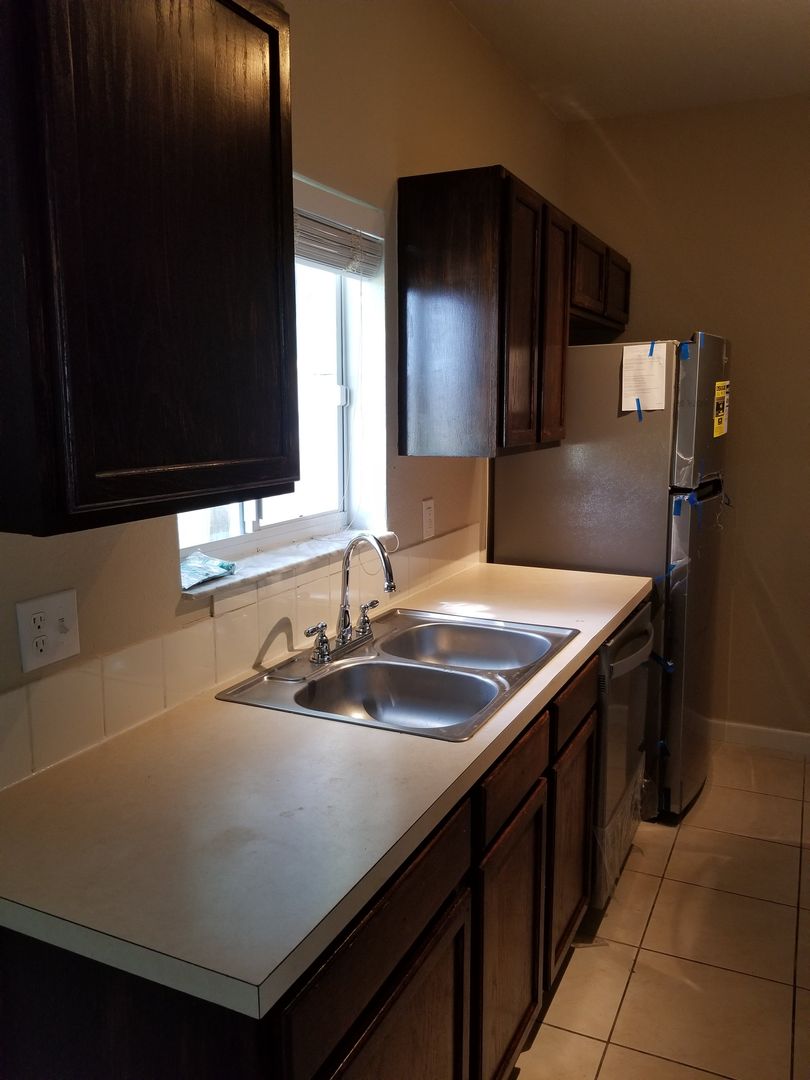 Palm Springs Apartment: Colonial Palms Way