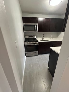 Keyport Harbor Apartments - Renovated 1 Bedroom Unit