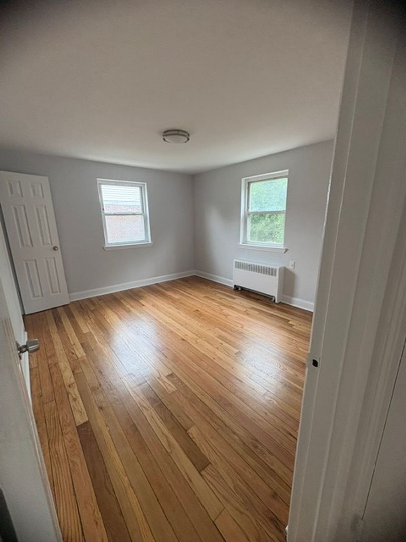 Plainfield Apartment: 802 East Front St