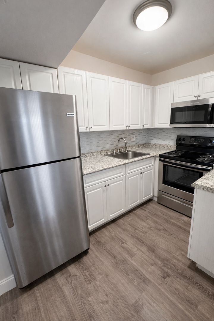 West Palm Beach Apartment: 537 South Sequoia Dr