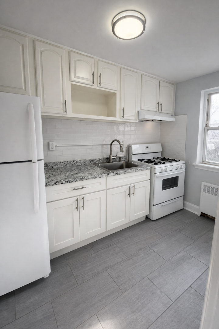 Plainfield Apartment: 802 East Front St