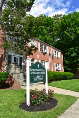 Renovated 1 Bedroom Available For Rent Within Walking Distance Of Schools, Local Bus – photo 1