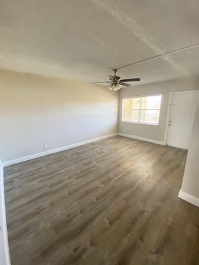 Renovated One Bedroom Apartment Available for Rent! – photo 1