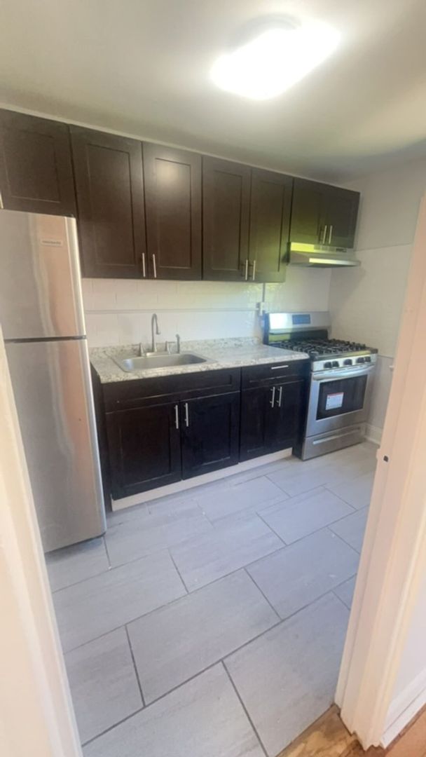 Plainfield Apartment: 750 East Front St