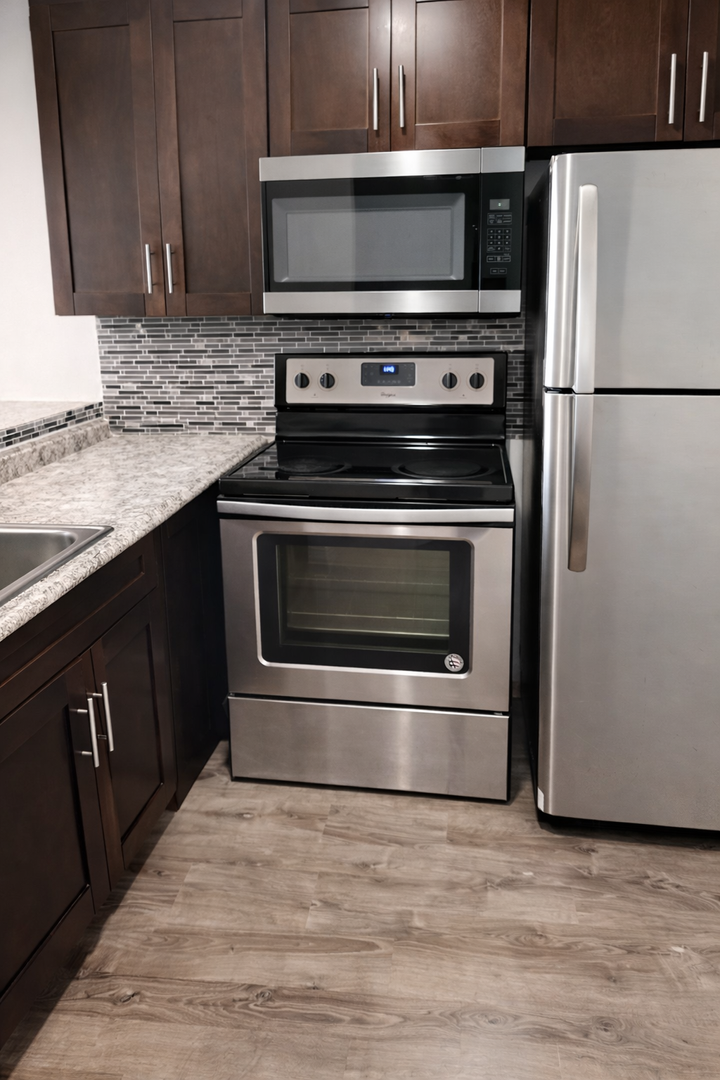 Palm Springs Apartment: 965 Manor Dr