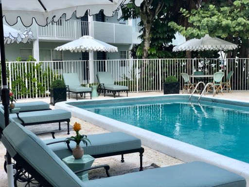 Renovated Two Bedroom Apartment Available in West Palm Beach – photo 1