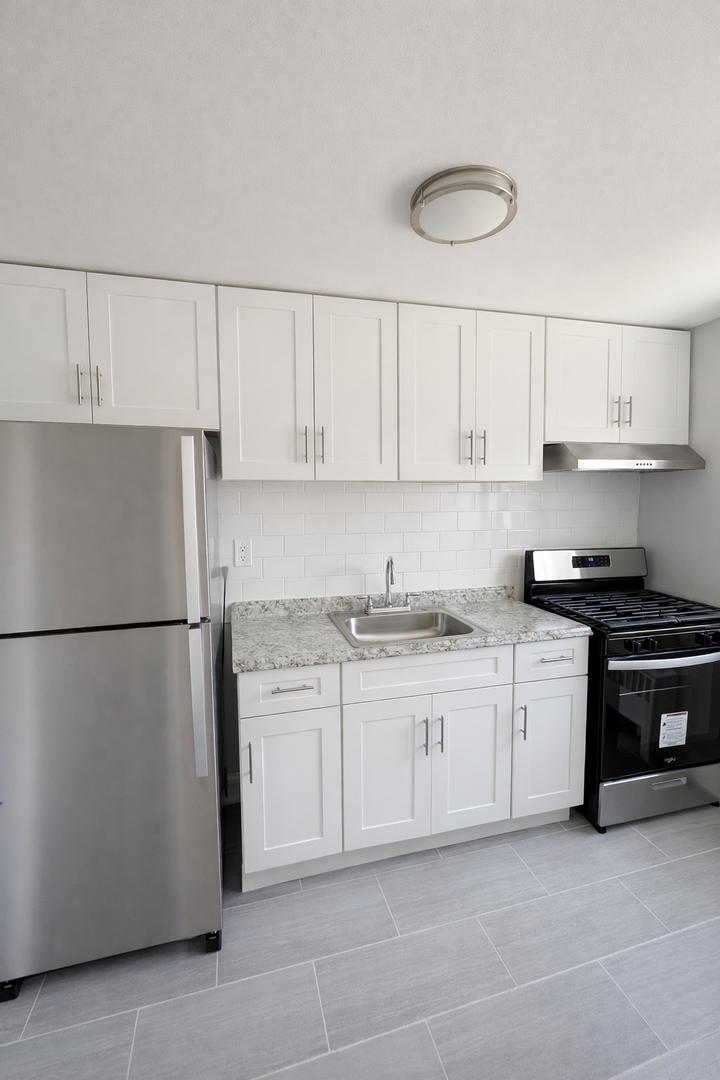 Plainfield Apartment: 750 East Front St