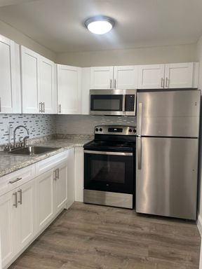 Renovated One Bedroom Apartment Available in West Palm Beach – photo 1