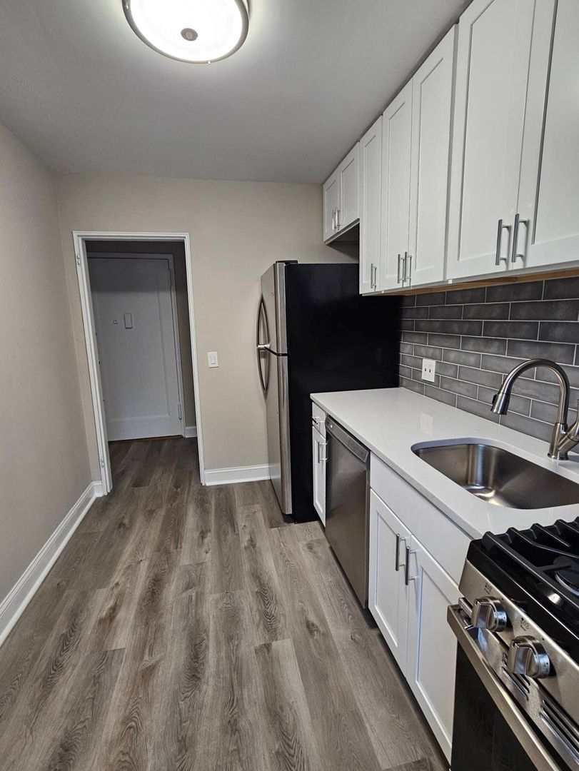 Cranford Apartment: 12-18 Riverside Drive
