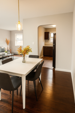 Renovated 2 Bedroom Apartment – photo 1