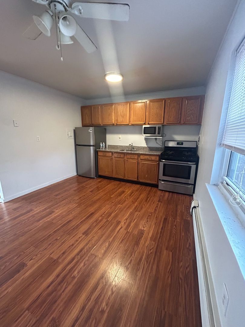 Matawan Apartment: 171 Matawan Ave