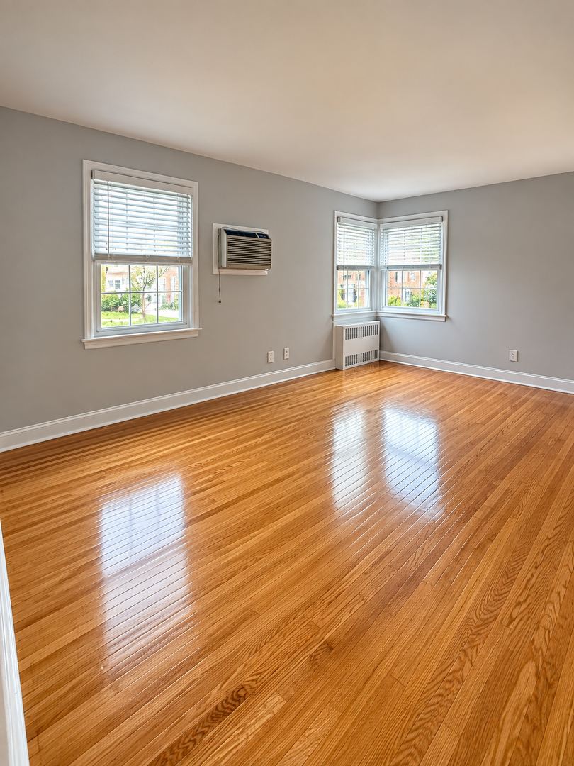 Summit Apartment: 26 Locust Drive