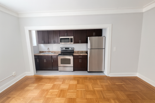Blair Tudor - Renovated 1 Bedroom in Plainfield
