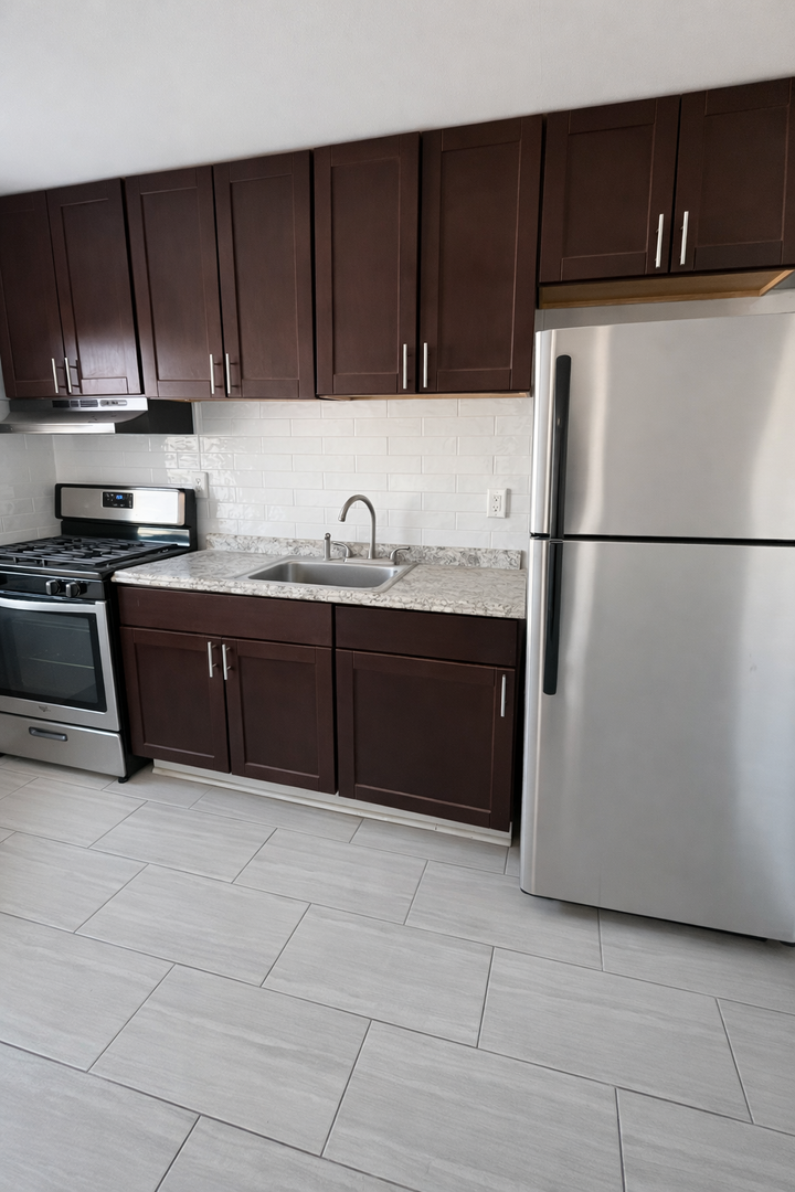 Plainfield Apartment: 750 East Front St