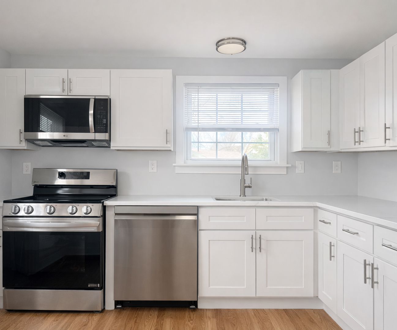 Summit Apartment: 26 Locust Drive