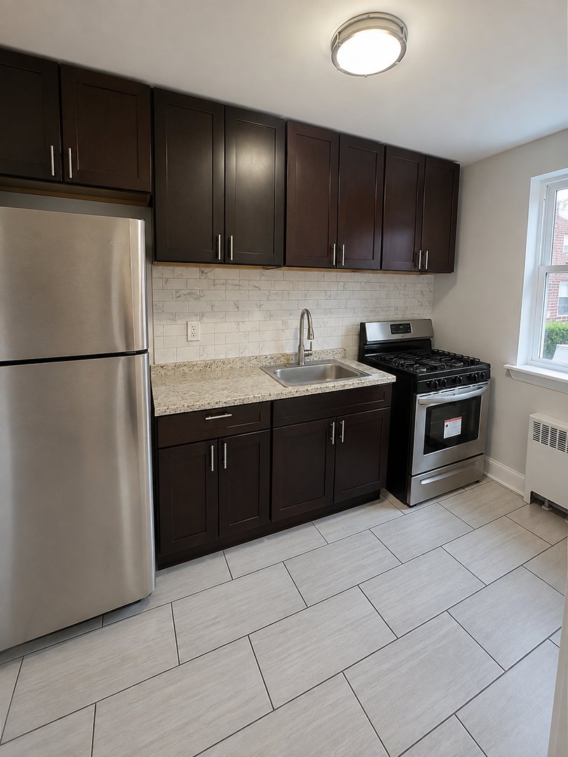 Plainfield Apartment: 802 East Front St