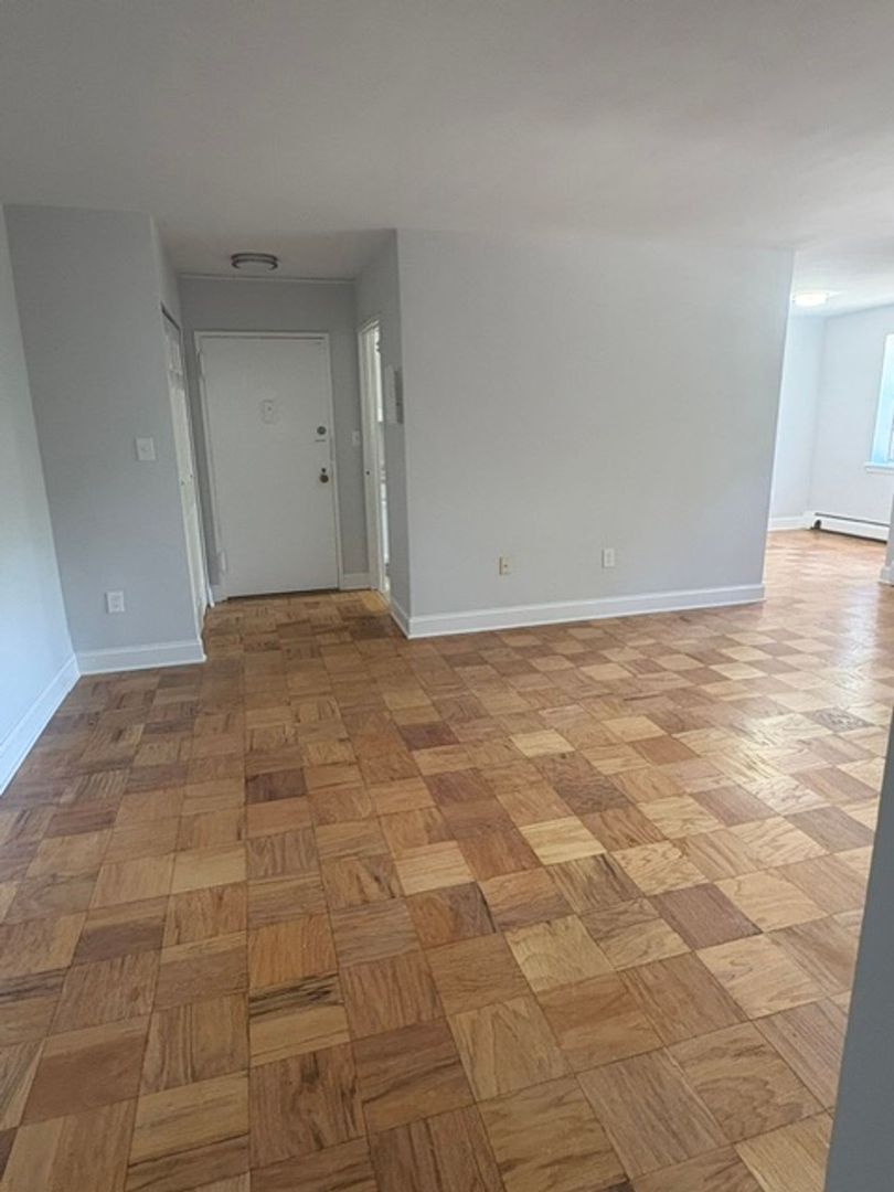 North Plainfield Apartment: 25 Washington Ave