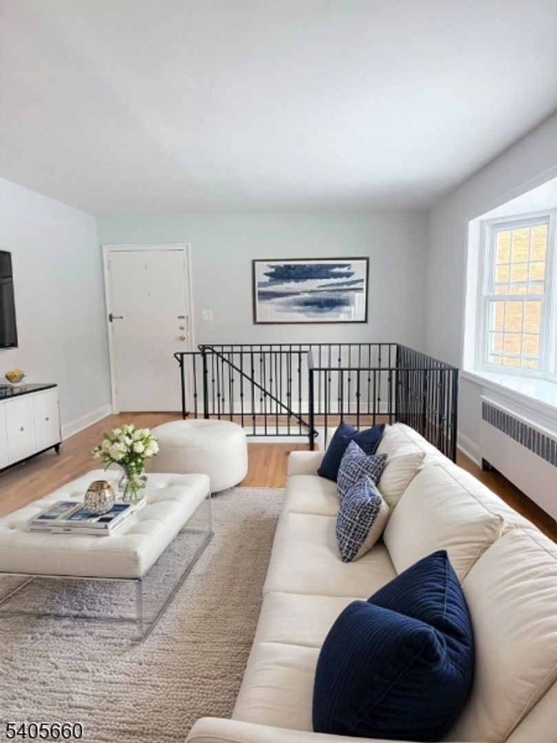 Summit Apartment: 26 Locust Drive