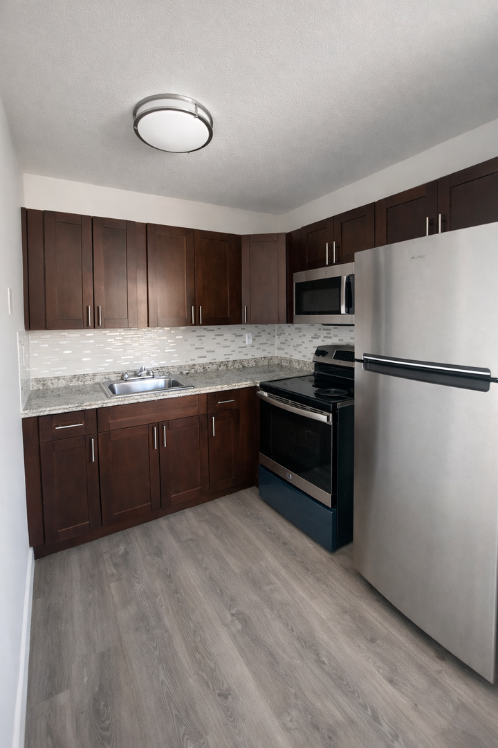 West Palm Beach Apartment: 537 South Sequoia Dr