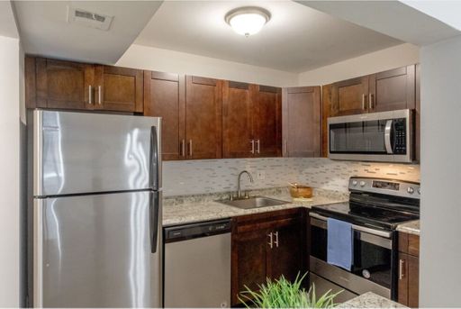 Renovated Two Bedroom Apartment Available in West Palm Beach – photo 1