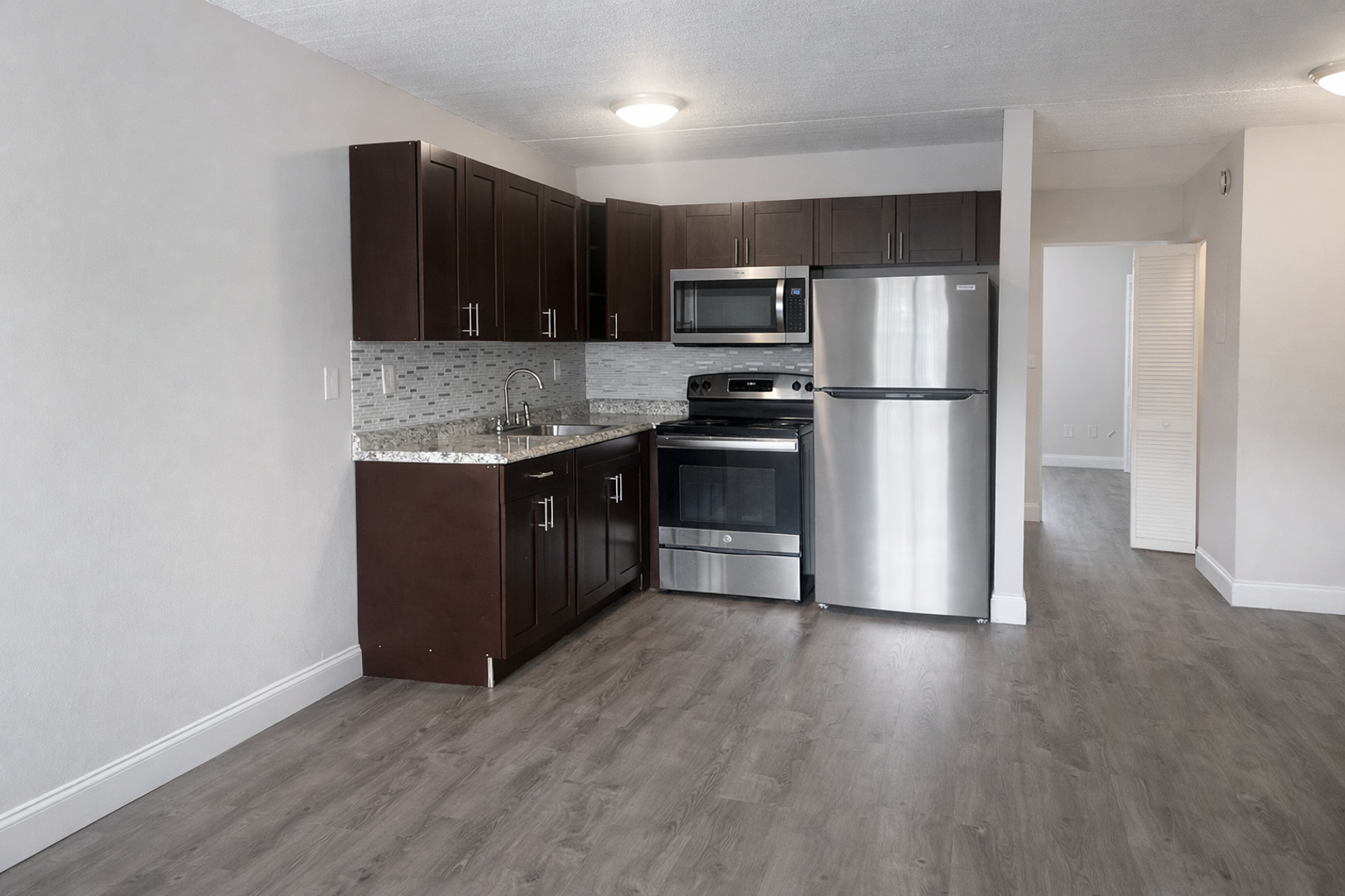 West Palm Beach Apartment: 537 South Sequoia Dr