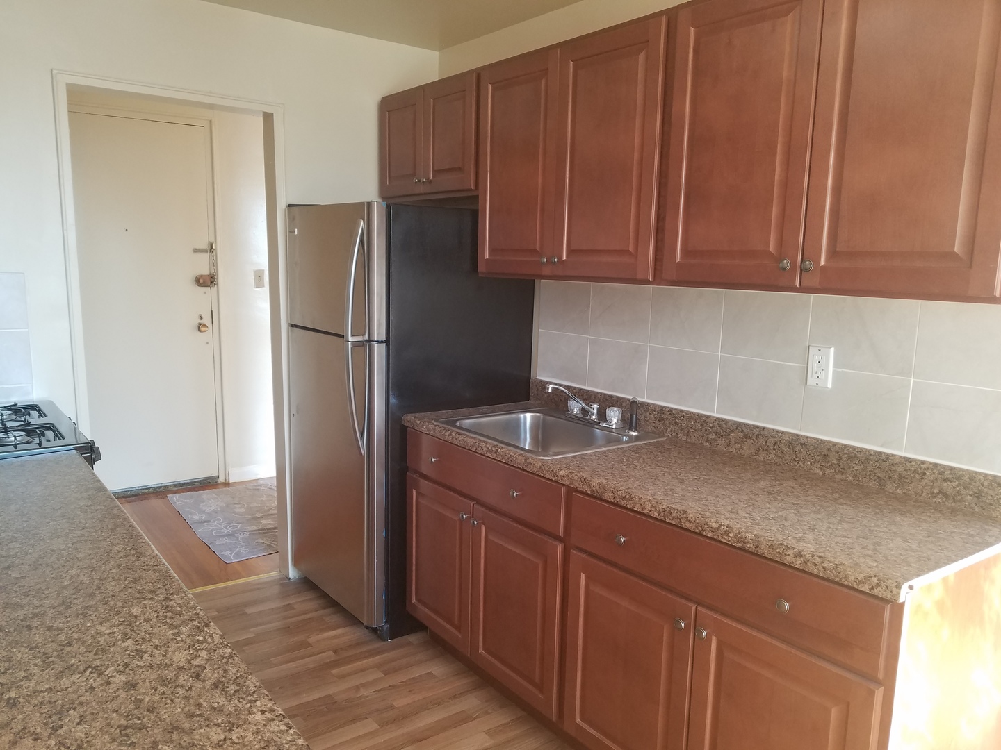 Orange Apartment: 82 High St