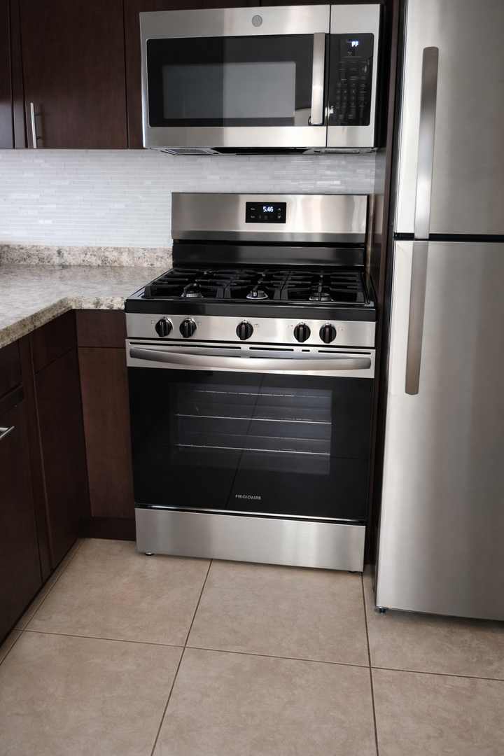 Palm Springs Apartment: 965 Manor Dr