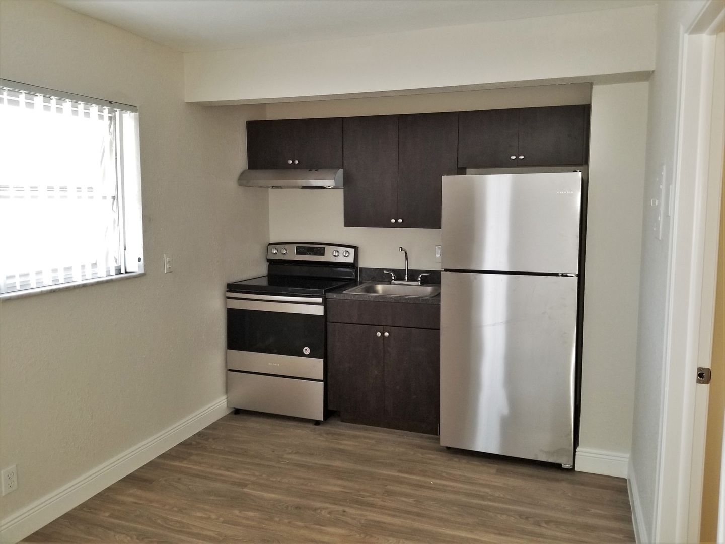 Palm Springs Apartment: 965 Manor Dr